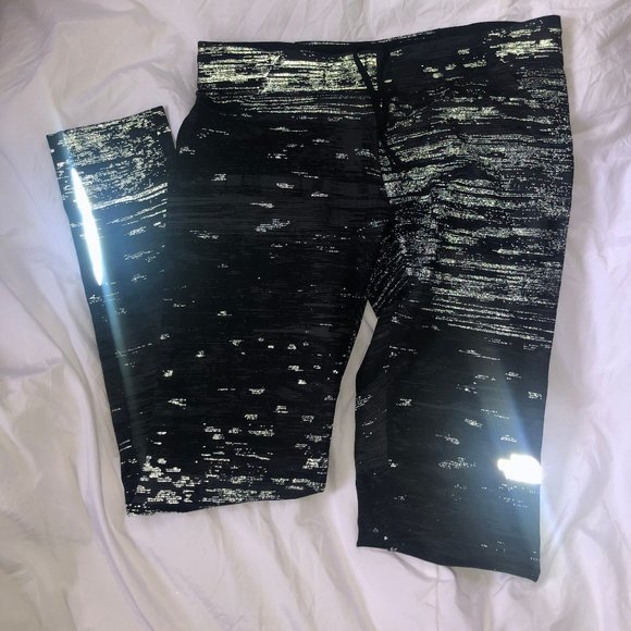 North Face Active Leggings with Drawstring - Picture 3 of 5